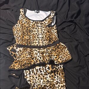 Vibe Black and White Sportswear